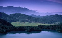 日月潭與農田,台灣南投 (Sun Moon Lake and Farmland in NanTou, Taiwan)
